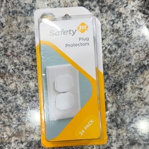 Safety 1st White Plug Protectors - 24 Pack
